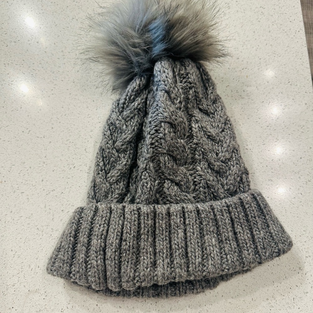 American Eagle Knit Pom Beanie